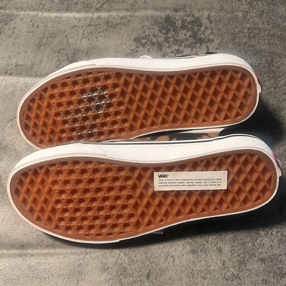 VANS - Picture 3 of 5